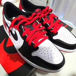 Air Jordan 1 Retro Low OG "Black Toe"